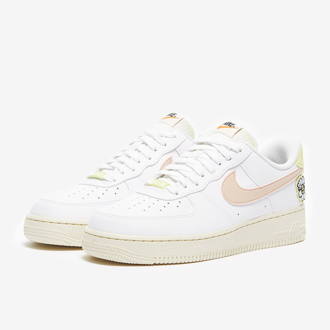 Nike Womens Air Force 1 07 SE